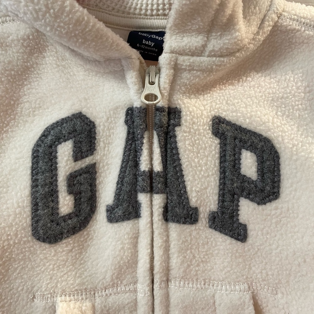 Baby Gap Zip-up Logo Fleece jacket Size 6-12 Months - Picture 2 of 4